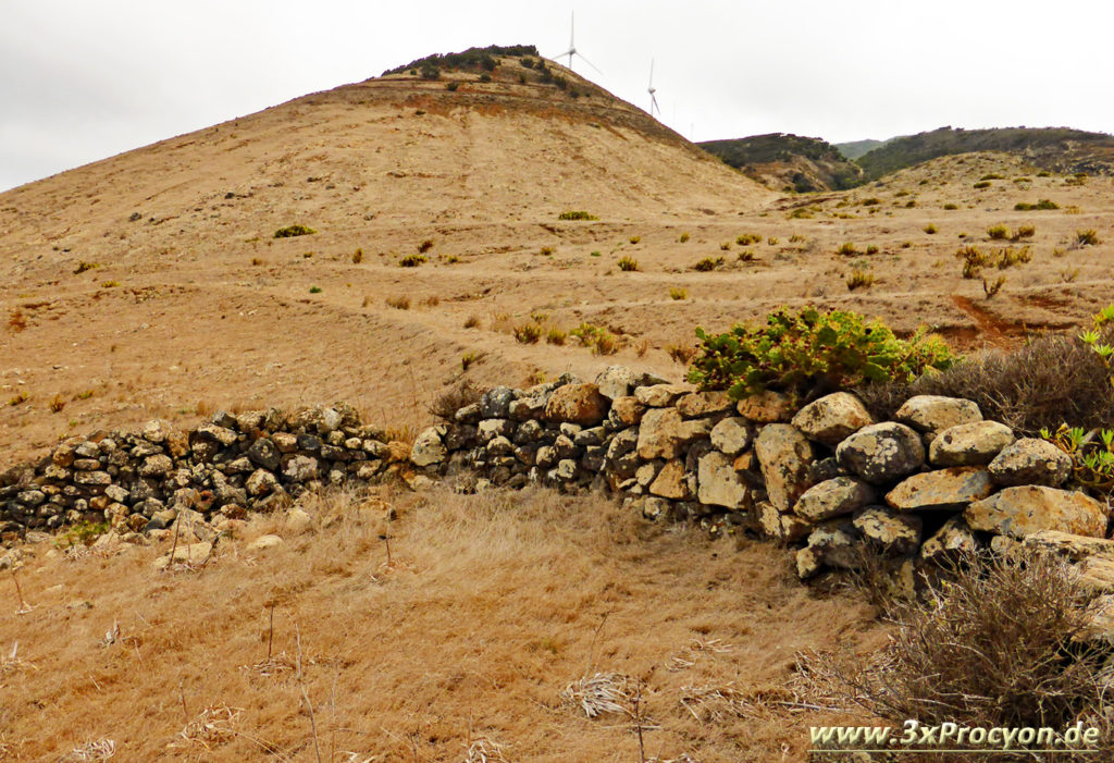 Surcos de erosión en la Montaña Grande y diques en El Lomito de Juan Adalid de La Palma.
