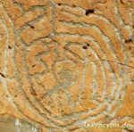 Eine kreisförmige Gravur der Felsbildstation El Lomo de La Fajana, El Paso, La Palma.